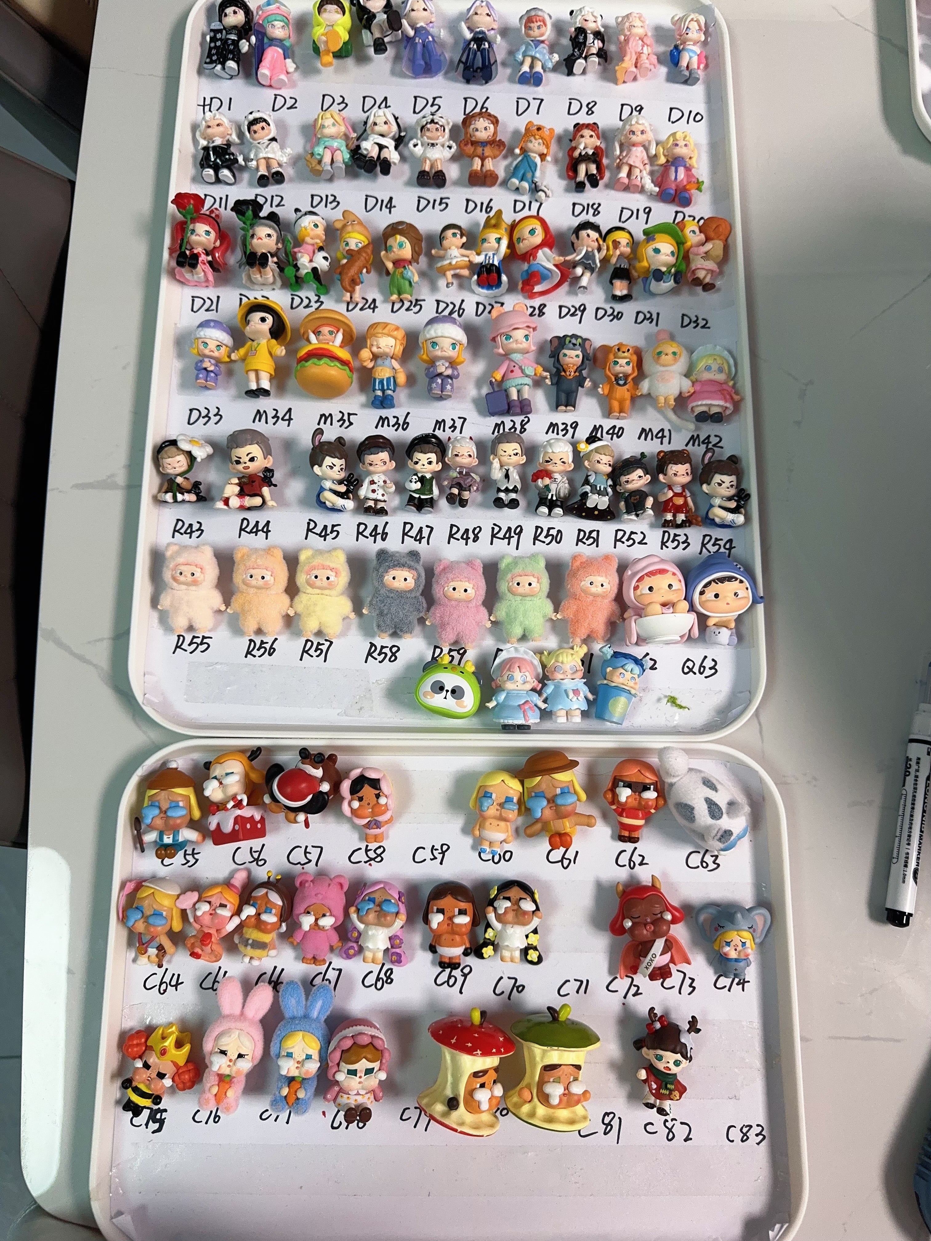 mini dolls blind box!