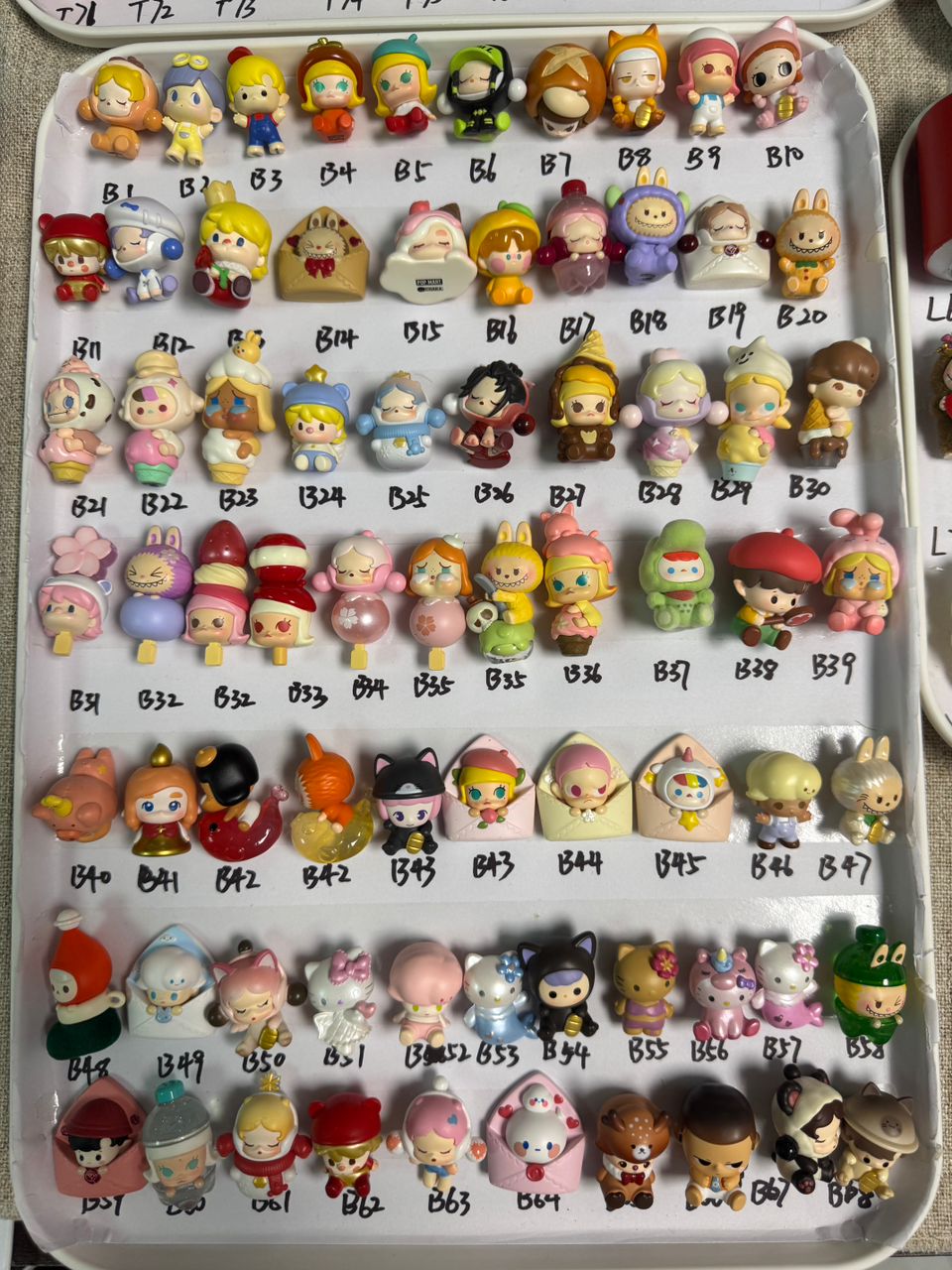 mini dolls blind box!