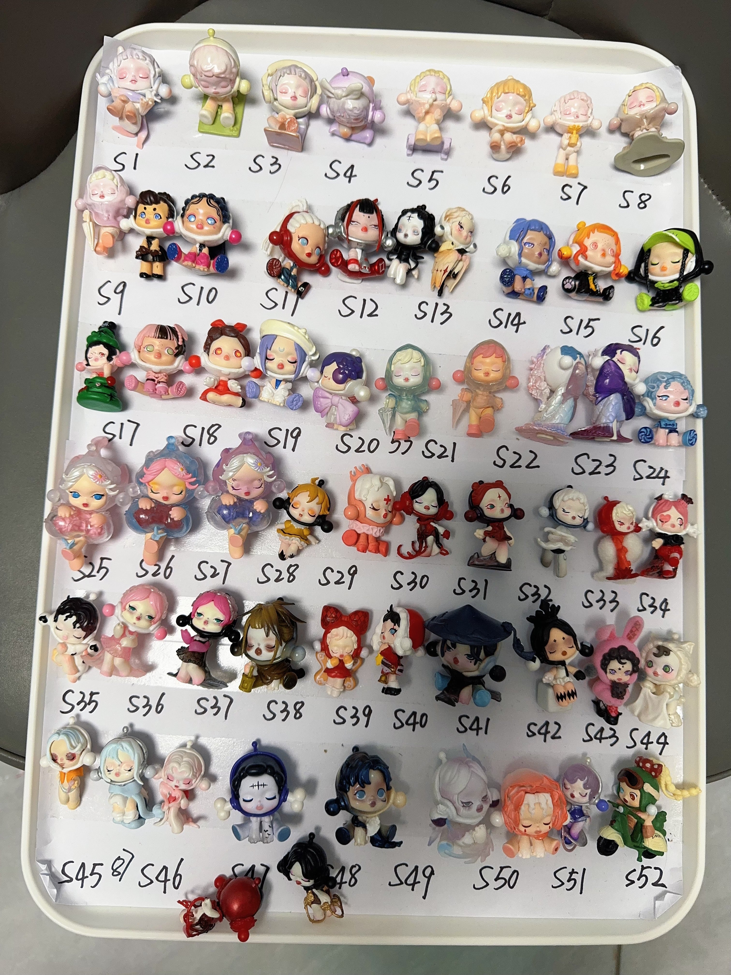 mini dolls blind box!