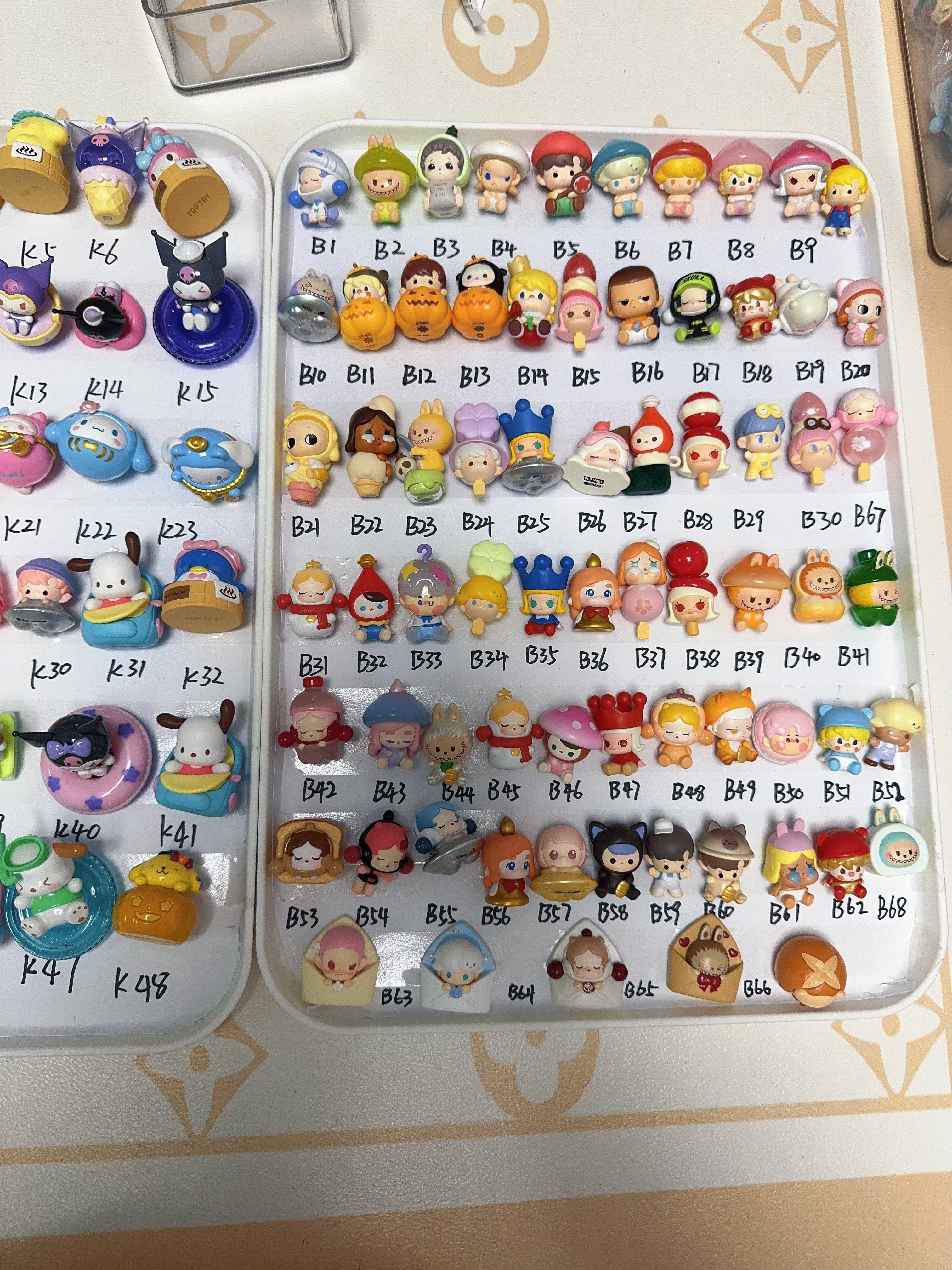 mini dolls blind box!