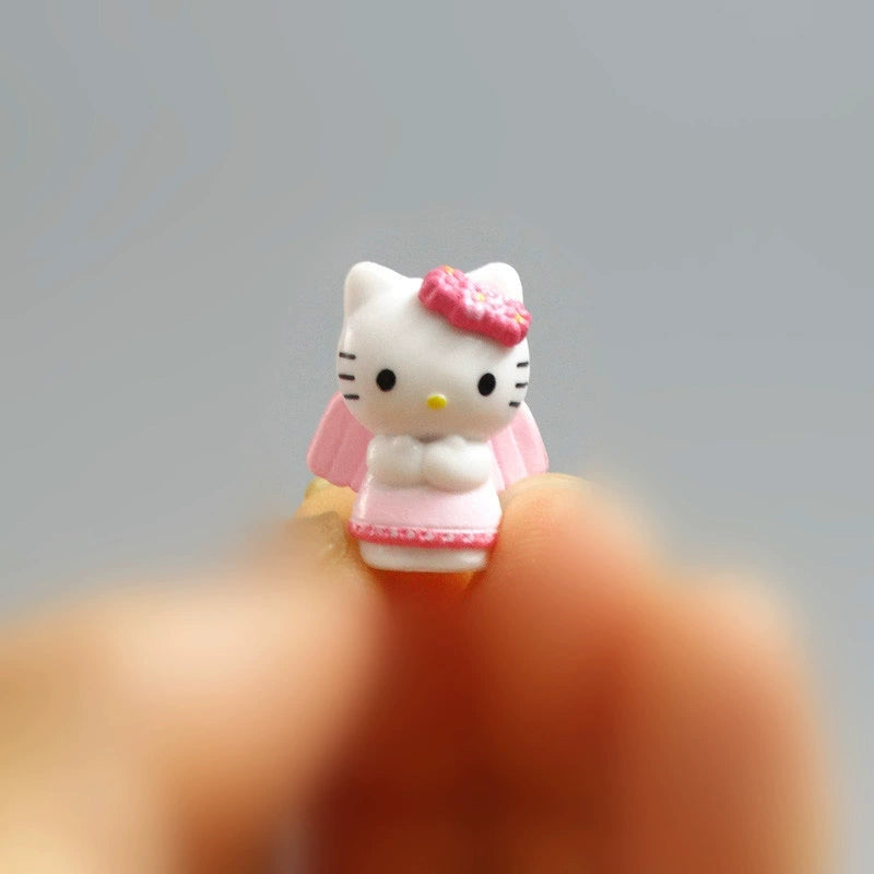 Hello Kitty mini figure