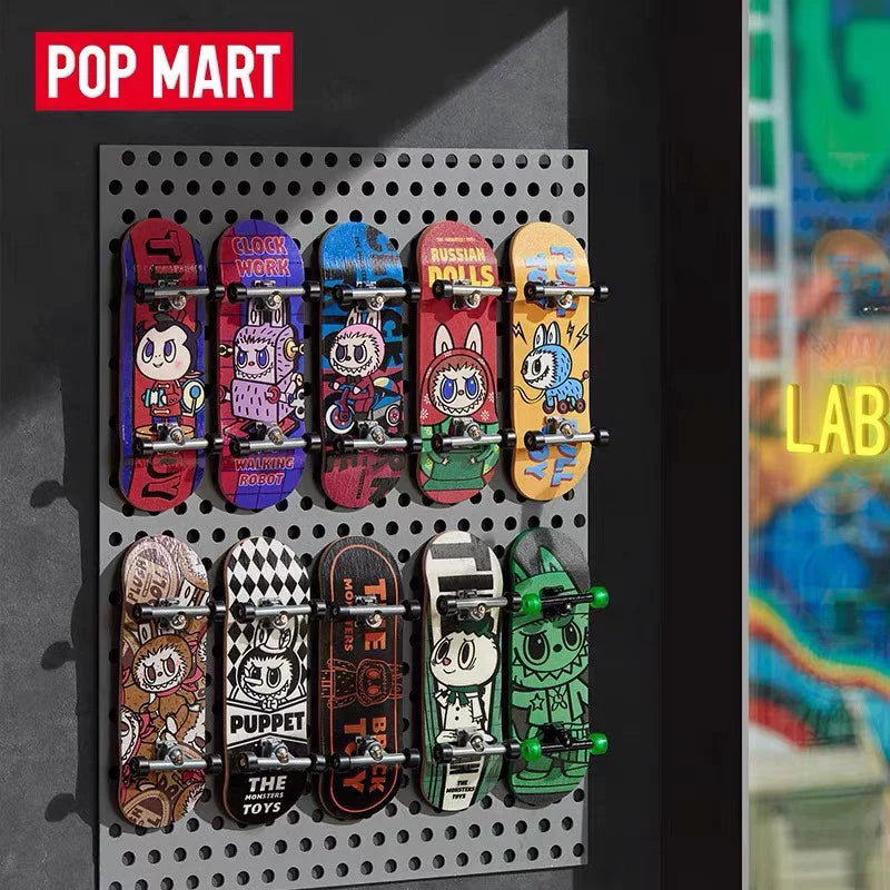 Toy series finger skateboard