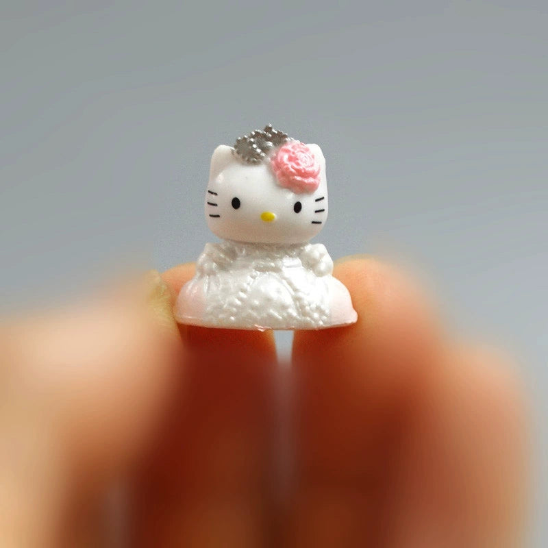 Hello Kitty mini figure