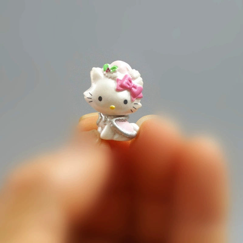Hello Kitty mini figure
