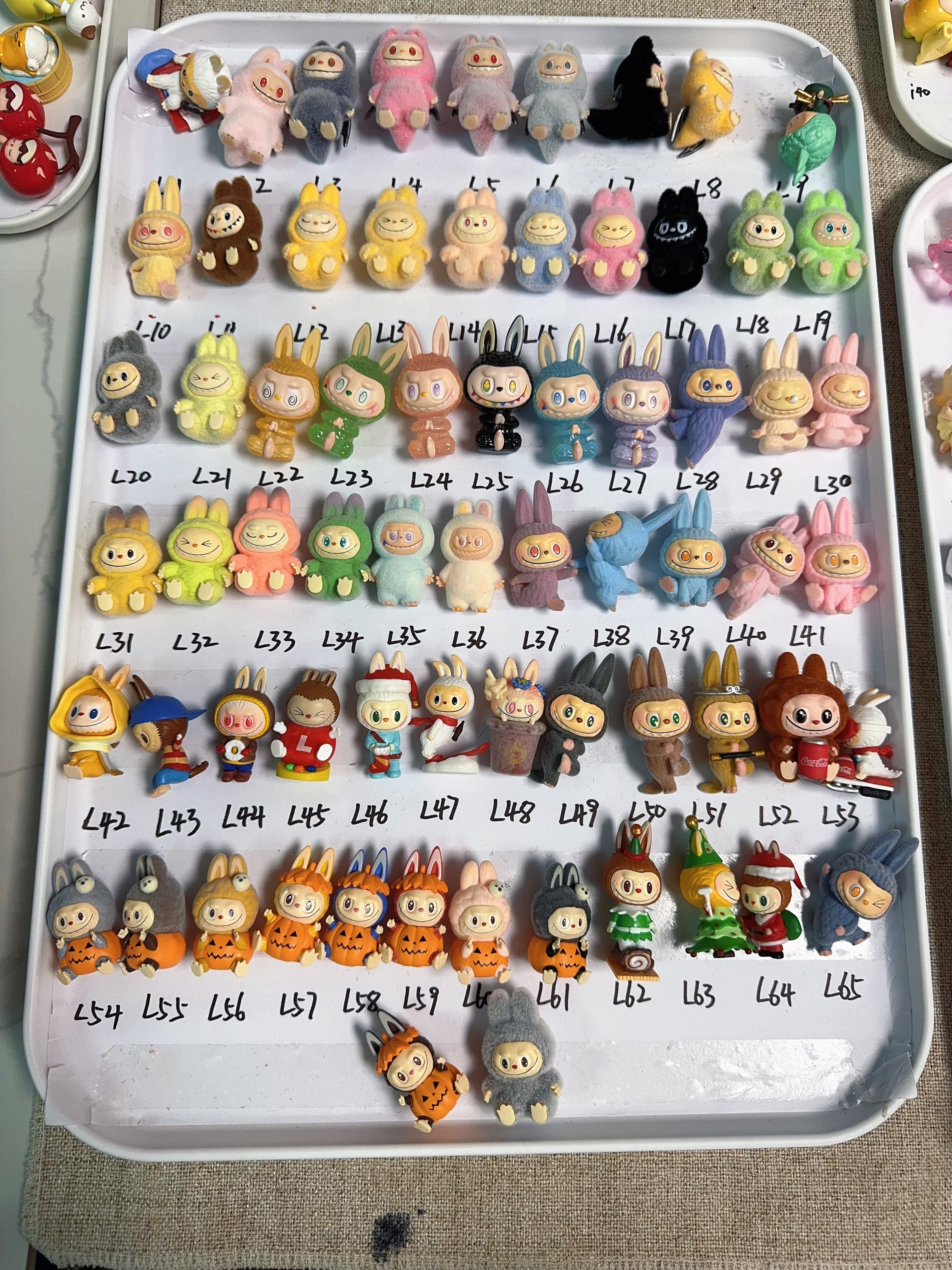 mini dolls blind box!