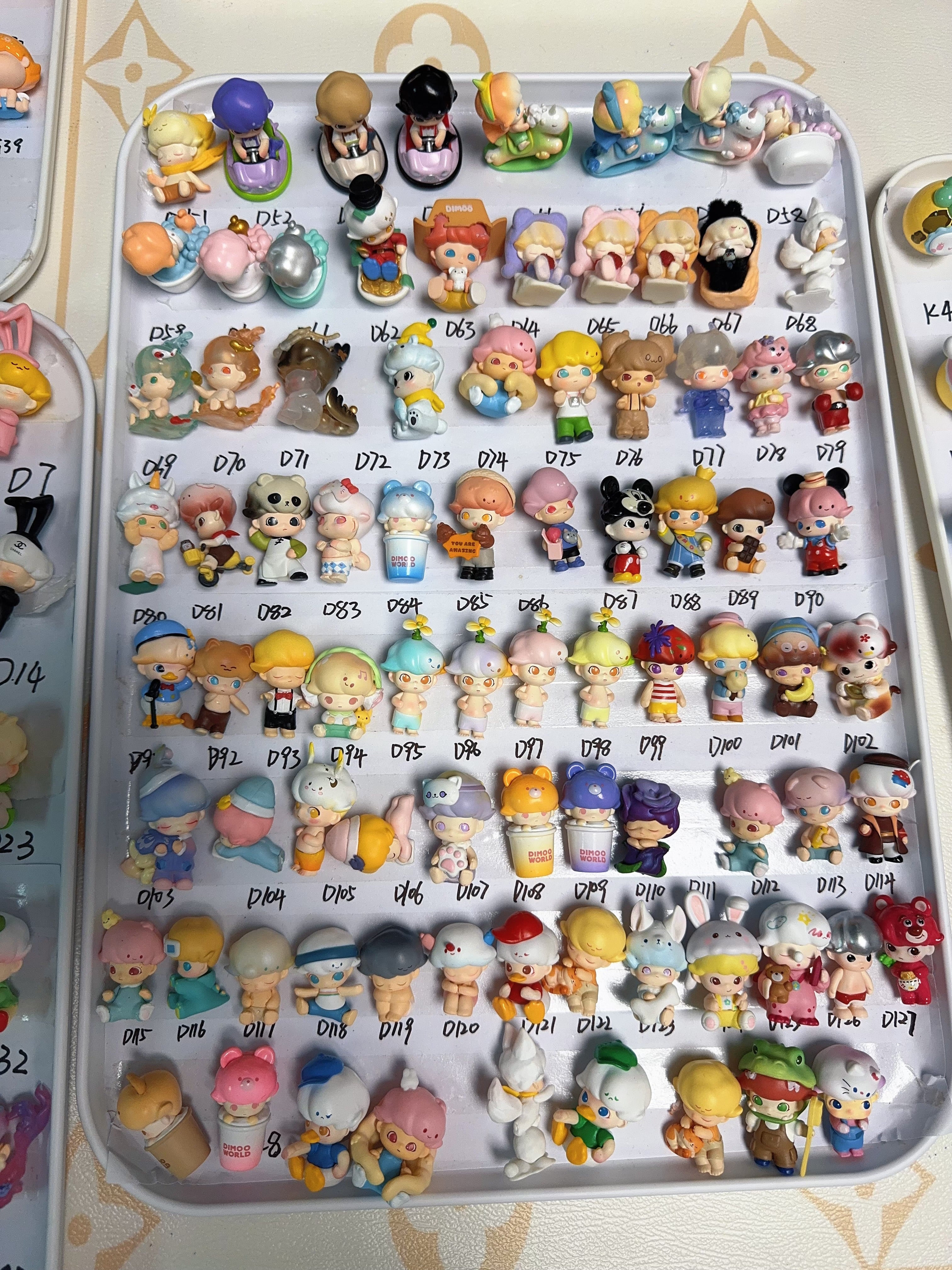 mini dolls blind box!