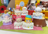 Corner cutting cake