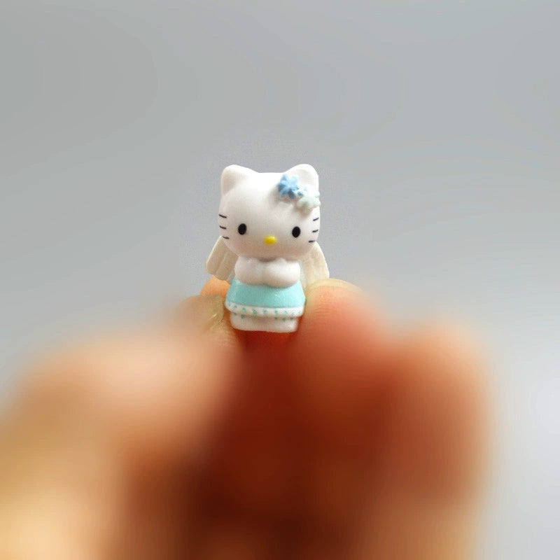 Hello Kitty mini figure